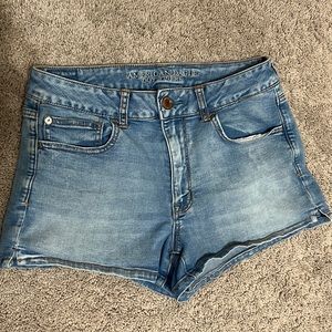 AE Hi-Rise Shortie shorts!